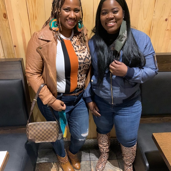 Cohost Show - Picture 3 of 11